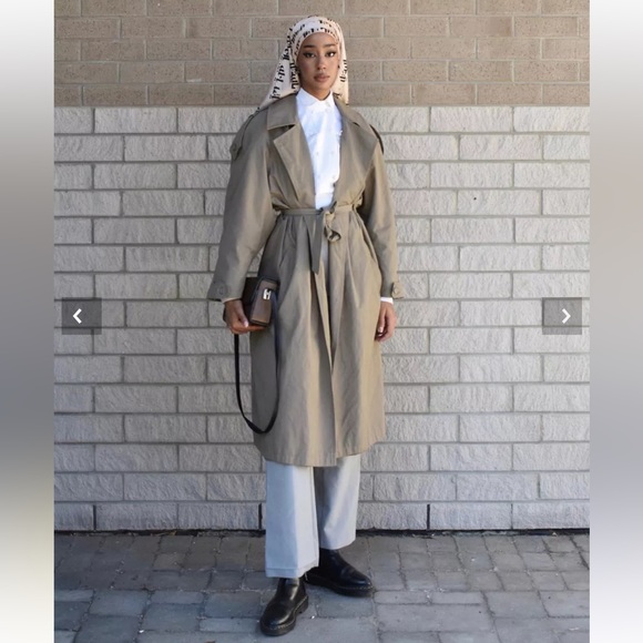 DR MARTEN FLORA WOMEN'S SMOOTH LEATHER CHELSEA BOOTS SIZE 6 US / 7 EU - Picture 2 of 10